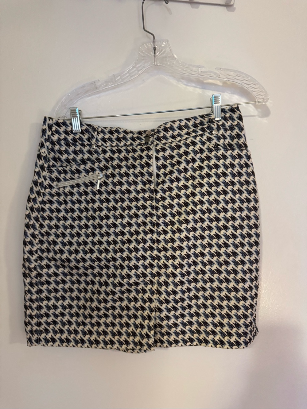 Houndstooth Pencil Skirt in Black and Cream